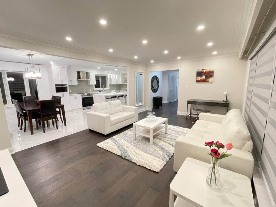 3-Bedroom Modern Luxury Apartment In The Heart Of City Toronto Eksteriør bilde