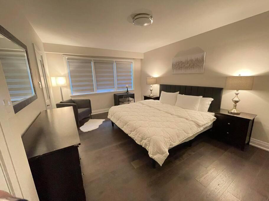 3-Bedroom Modern Luxury Apartment In The Heart Of City Toronto Eksteriør bilde