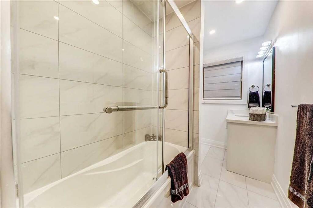 3-Bedroom Modern Luxury Apartment In The Heart Of City Toronto Eksteriør bilde