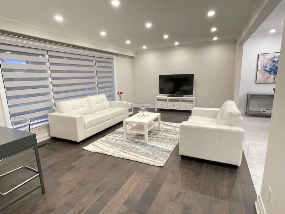 3-Bedroom Modern Luxury Apartment In The Heart Of City Toronto Eksteriør bilde