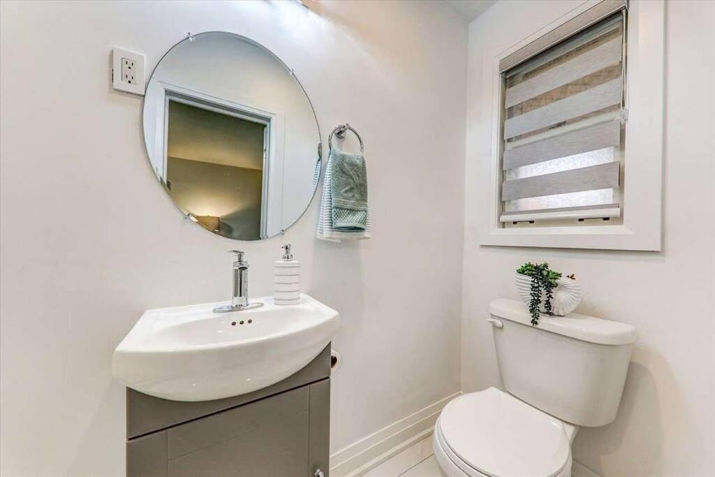 3-Bedroom Modern Luxury Apartment In The Heart Of City Toronto Eksteriør bilde