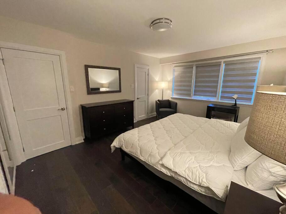 3-Bedroom Modern Luxury Apartment In The Heart Of City Toronto Eksteriør bilde